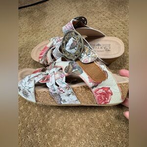 L'Artiste by Spring Step Yarden wedge sandals